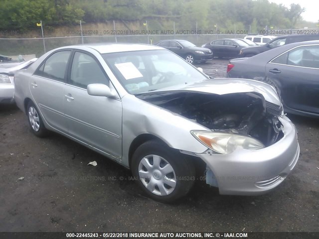 4T1BE32K02U101587 - 2002 TOYOTA CAMRY LE/XLE/SE ვერცხლისფერი ფოტო 1