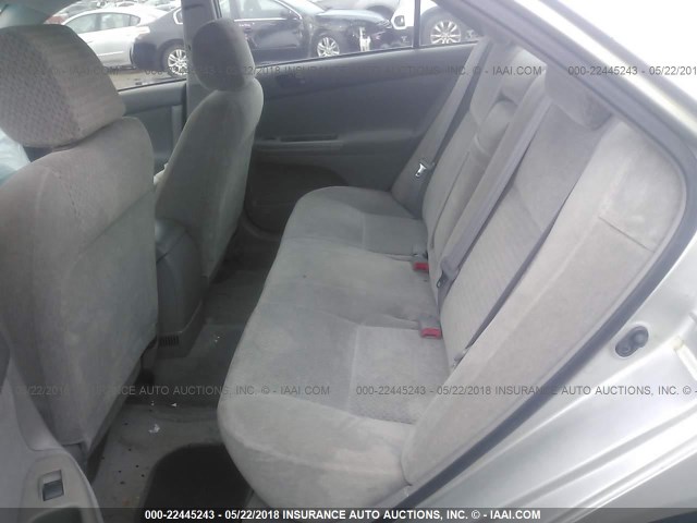 4T1BE32K02U101587 - 2002 TOYOTA CAMRY LE/XLE/SE ვერცხლისფერი ფოტო 8