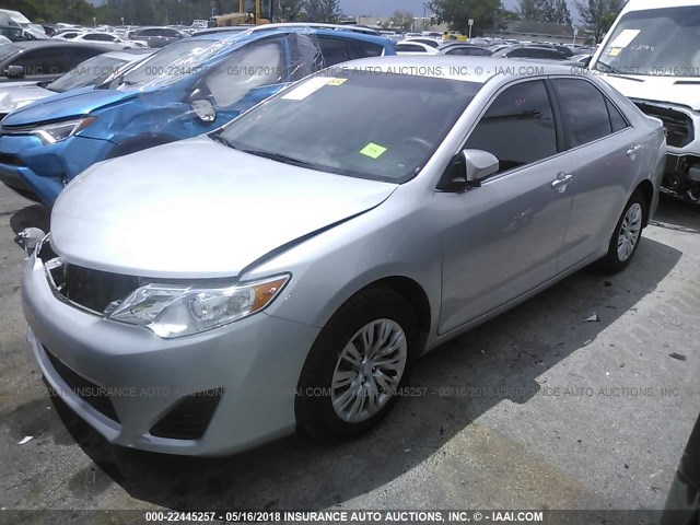 4T1BF1FK8EU860696 - 2014 TOYOTA CAMRY L/SE/LE/XLE GRAY photo 2