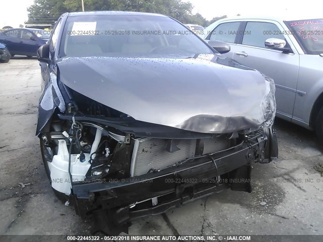 4T1BF1FK9HU777279 - 2017 TOYOTA CAMRY LE/XLE/SE/XSE GRAY photo 6