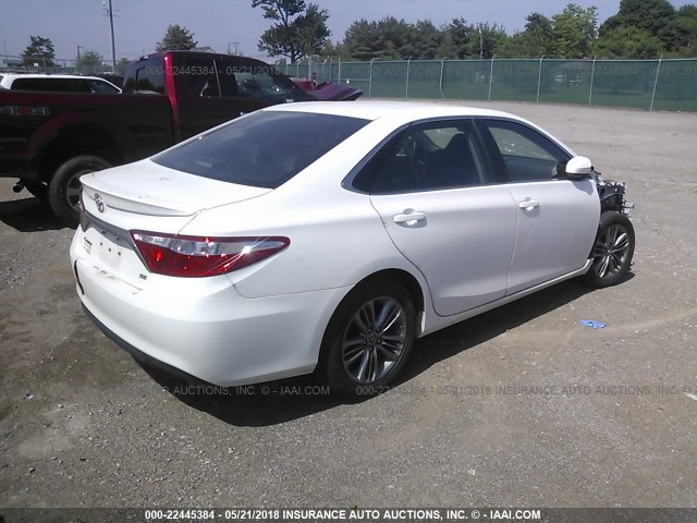 4T1BF1FK3FU031200 - 2015 TOYOTA CAMRY LE/XLE/SE/XSE WHITE photo 4