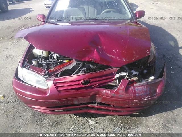 4T1BG22K7WU228072 - 1998 TOYOTA CAMRY CE/LE/XLE RED photo 6