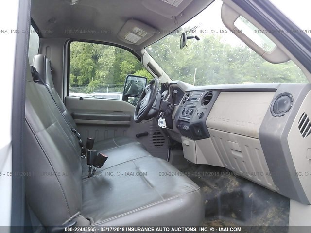 1FDWF3GR3AEA09080 - 2010 FORD F350 SUPER DUTY WHITE photo 5