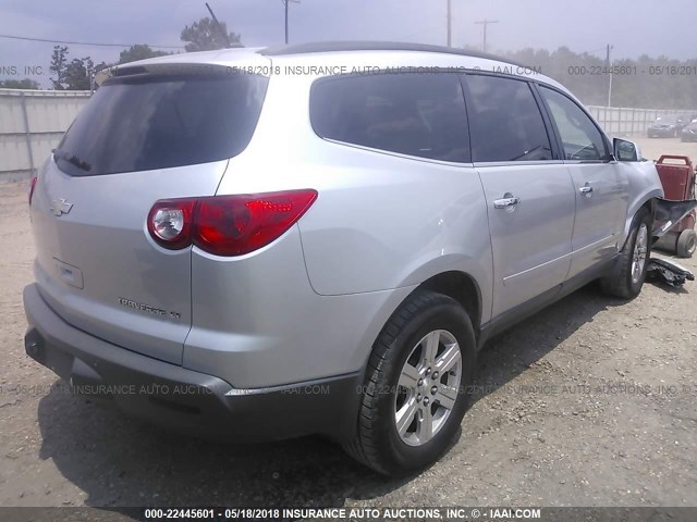 1GNKRGED8CJ342076 - 2012 CHEVROLET TRAVERSE LT SILVER photo 4