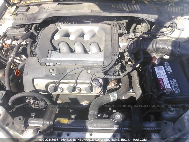 19UYA2254WL007868 - 1998 ACURA 3.0CL WHITE photo 10