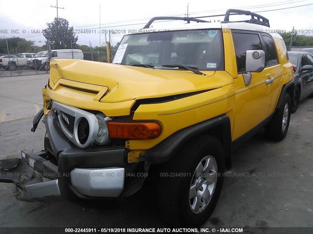 JTEZU11F080019885 - 2008 TOYOTA FJ CRUISER YELLOW photo 2