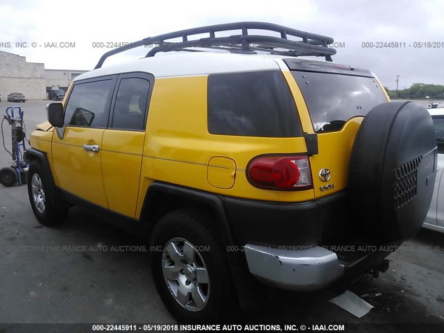 JTEZU11F080019885 - 2008 TOYOTA FJ CRUISER YELLOW photo 3