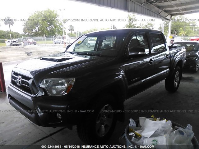 3TMLU4EN6DM130851 - 2013 TOYOTA TACOMA DOUBLE CAB ნაცრისფერი ფოტო 2