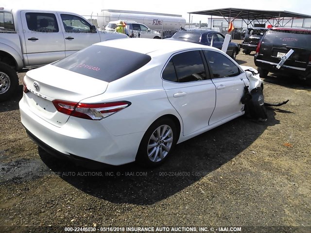 JTNB11HK4J3008731 - 2018 TOYOTA CAMRY L/LE/XLE/SE/XSE WHITE photo 4