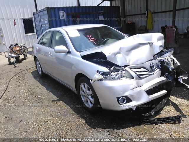 4T4BF3EK4BR186965 - 2011 TOYOTA CAMRY SE/LE/XLE 银色 照片 1
