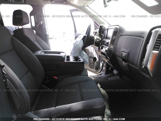 1GCRCREH9JZ157735 - 2018 CHEVROLET SILVERADO C1500 LT Silber Foto 5