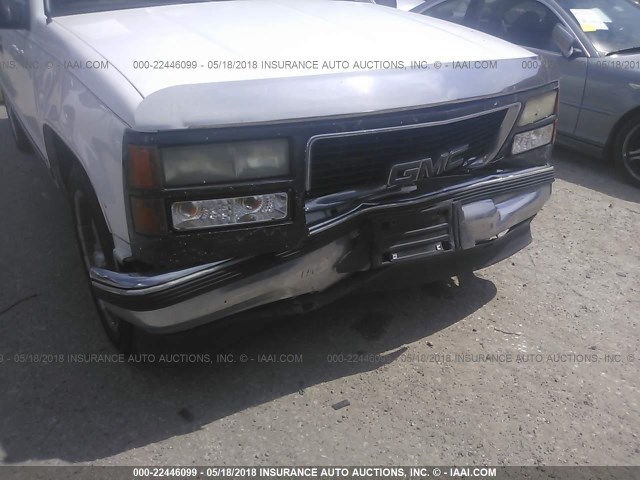 3GKEC16R3VG510424 - 1997 GMC SUBURBAN C1500 WHITE photo 6