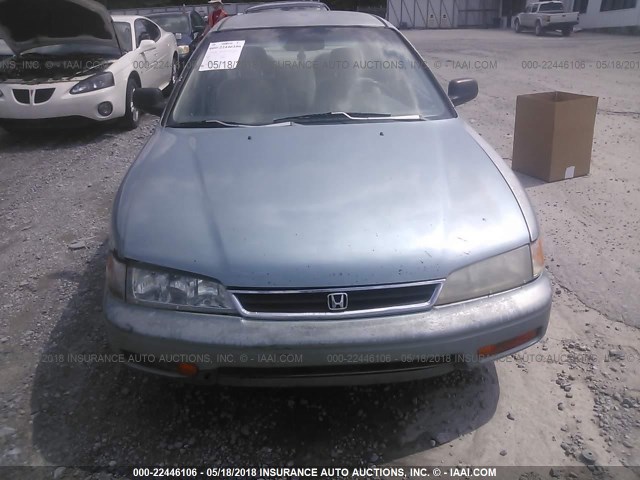 1HGCD562XRA007215 - 1994 HONDA ACCORD DX BLUE photo 6