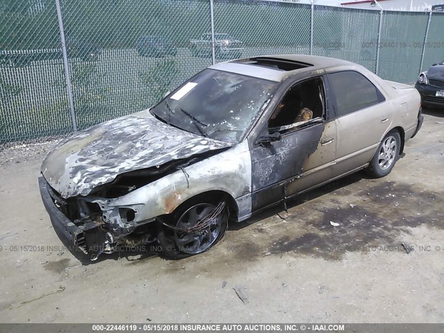 4T1BG22K6WU385656 - 1998 TOYOTA CAMRY CE/LE/XLE 金色 照片 2