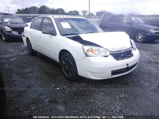 1G1ZS58F28F118804 - 2008 CHEVROLET MALIBU LS WHITE photo 1