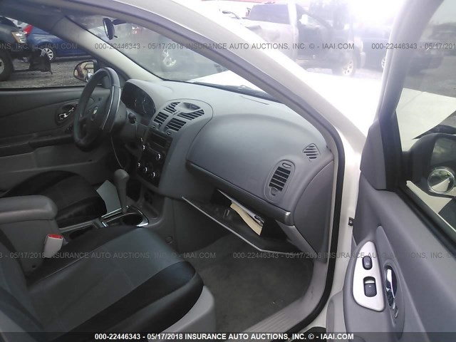 1G1ZS58F28F118804 - 2008 CHEVROLET MALIBU LS WHITE photo 5