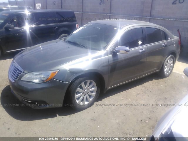 1C3CCBCGXDN688840 - 2013 CHRYSLER 200 LIMITED GRAY photo 2