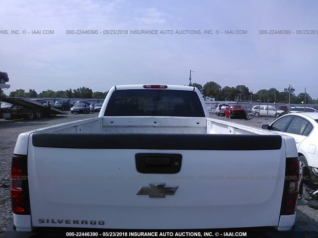 1GCHC29K18E113027 - 2008 CHEVROLET SILVERADO C2500 HEAVY DUTY WHITE photo 8