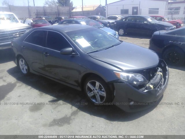 4T1BF1FK5DU654783 - 2013 TOYOTA CAMRY L/SE/LE/XLE 灰色 照片 1