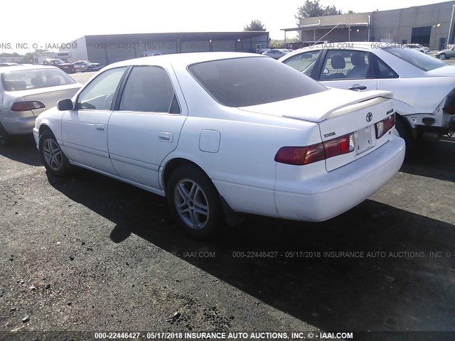 JT2BF22K8Y0284225 - 2000 TOYOTA CAMRY CE/LE/XLE WHITE photo 3