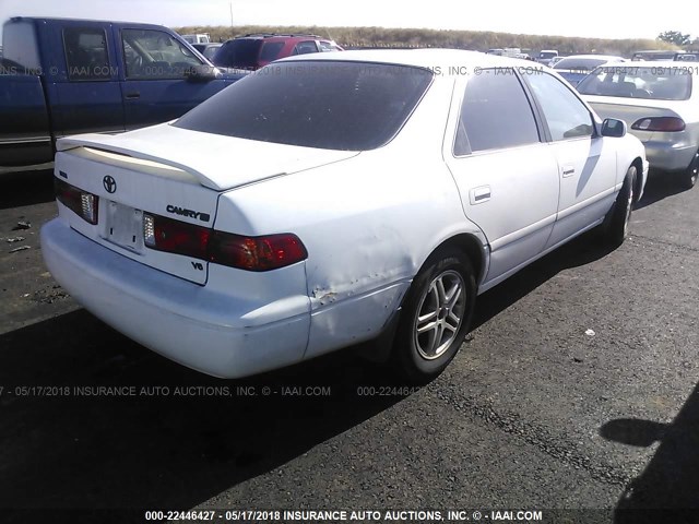 JT2BF22K8Y0284225 - 2000 TOYOTA CAMRY CE/LE/XLE WHITE photo 4