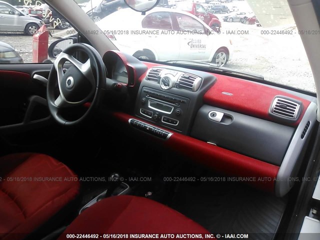 WMEEJ31X49K208742 - 2009 SMART FORTWO PURE/PASSION WHITE photo 5