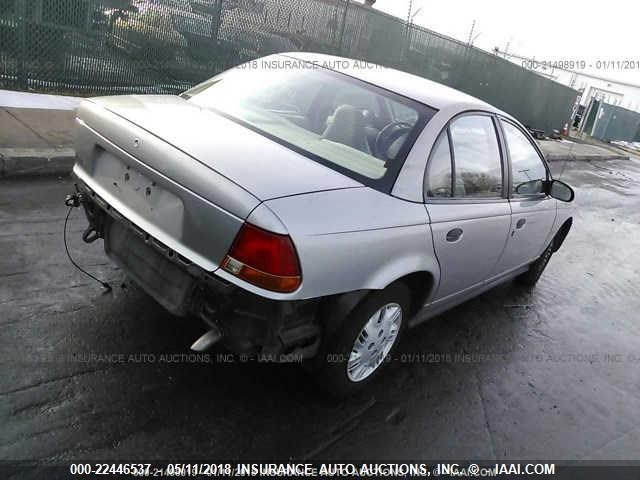 1G8ZH5280WZ305657 - 1998 SATURN SL1 GRAY photo 4