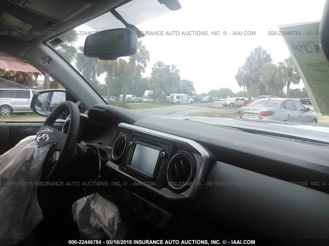 5TFAZ5CN3HX048139 - 2017 TOYOTA TACOMA DBL CAB/SR5/TRD SPORT/OR GRAY photo 5