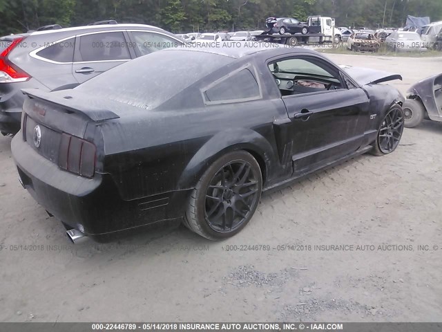 1ZVHT82H685160598 - 2008 FORD MUSTANG GT BLACK photo 4