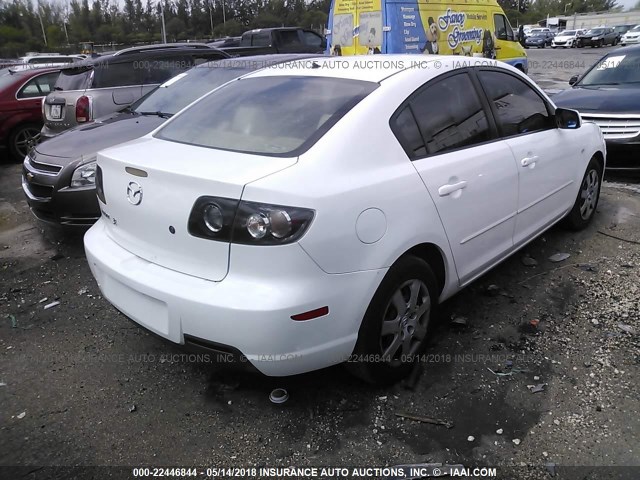 JM1BK12F071648162 - 2007 MAZDA 3 I WHITE photo 4