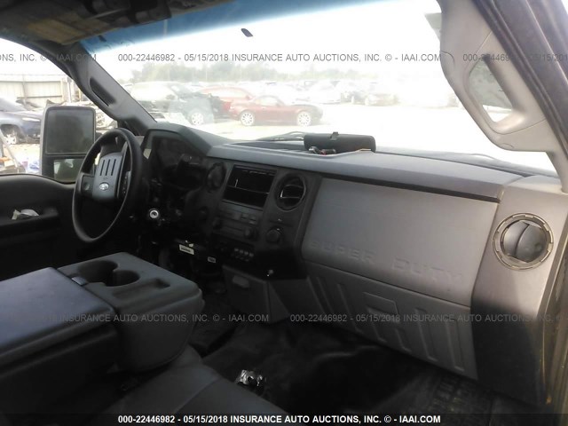 1FT7W3AT7BEB43136 - 2011 FORD F350 SUPER DUTY WHITE photo 5