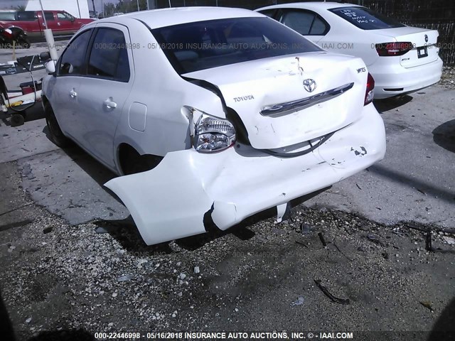 JTDBT923784011710 - 2008 TOYOTA YARIS WHITE photo 6