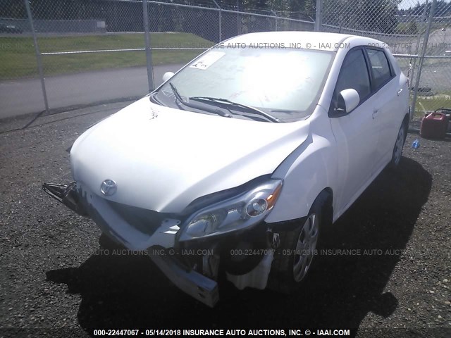 2T1KE40E29C016345 - 2009 TOYOTA COROLLA MATRIX S WHITE photo 2