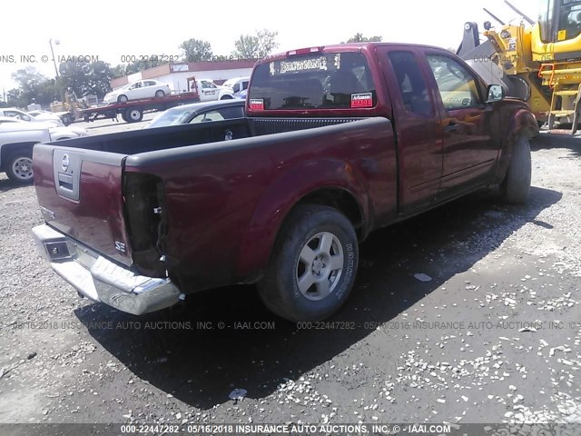 1N6AD06U28C412513 - 2008 NISSAN FRONTIER KING CAB LE/SE/OFF ROAD RED photo 4