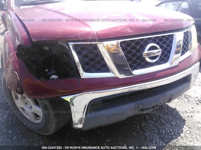 1N6AD06U28C412513 - 2008 NISSAN FRONTIER KING CAB LE/SE/OFF ROAD RED photo 6