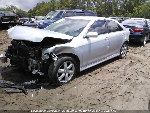 4T1BK46K87U552489 - 2007 TOYOTA CAMRY NEW GENERAT LE/XLE/SE SILVER photo 2
