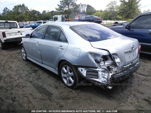 4T1BK46K87U552489 - 2007 TOYOTA CAMRY NEW GENERAT LE/XLE/SE SILVER photo 3