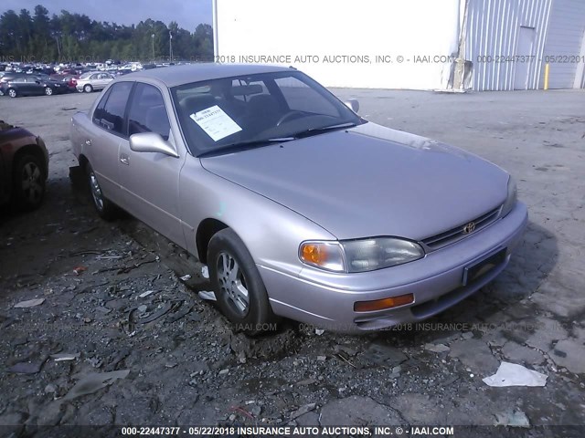 4T1BG12K0TU779630 - 1996 TOYOTA CAMRY DX/LE/XLE GOLD photo 1