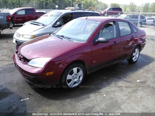 1FAFP34NX5W157719 - 2005 FORD FOCUS ZX4 MAROON photo 2