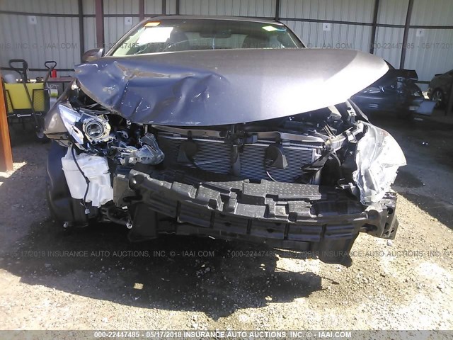 4T1BF1FK5HU419175 - 2017 TOYOTA CAMRY LE/XLE/SE/XSE SILVER photo 6