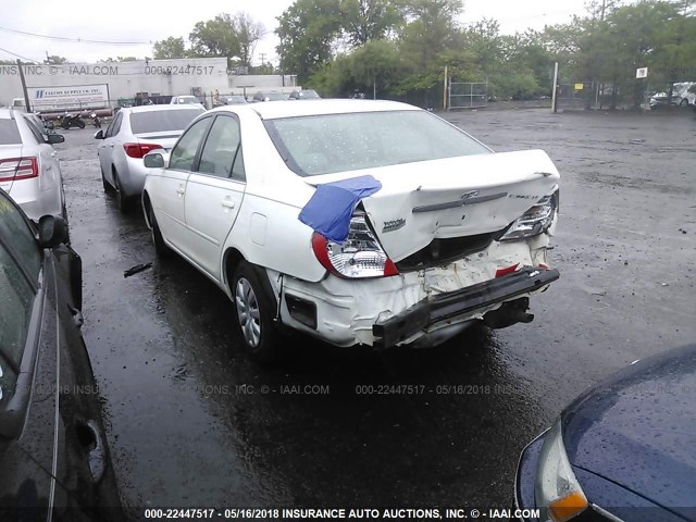 4T1BE32KX2U023707 - 2002 TOYOTA CAMRY LE/XLE/SE 白色 照片 3
