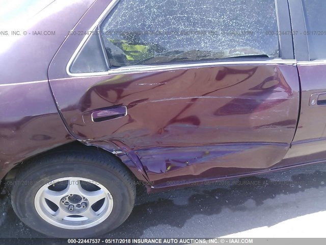 JT2BG22K7W0144225 - 1998 TOYOTA CAMRY CE/LE/XLE ბურგუნდია ფოტო 6