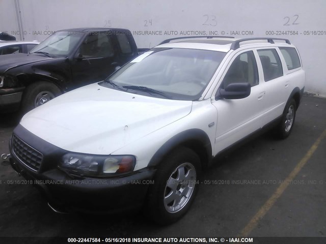 YV1SZ58D311014600 - 2001 VOLVO V70 XC WHITE photo 2