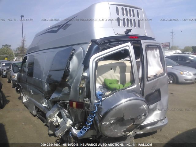 1GCZGUCG2C1141718 - 2012 CHEVROLET EXPRESS G3500  SILVER photo 3