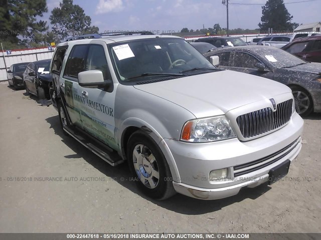 5LMFU27545LJ03447 - 2005 LINCOLN NAVIGATOR WHITE photo 1