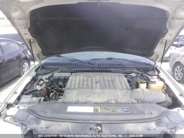 5LMFU27545LJ03447 - 2005 LINCOLN NAVIGATOR WHITE photo 10