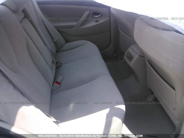 4T1BF3EK7BU656867 - 2011 TOYOTA CAMRY SE/LE/XLE GRAY photo 8