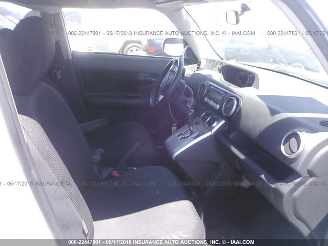 JTLKE50EX81048649 - 2008 TOYOTA SCION XB თეთრი ფოტო 5