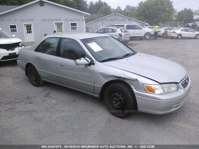 4T1BF22K6YU113257 - 2000 TOYOTA CAMRY LE/XLE SILVER photo 1