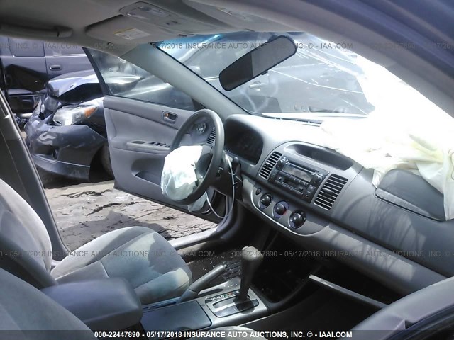 4T1BE32K53U772853 - 2003 TOYOTA CAMRY LE/XLE/SE GRAY photo 5